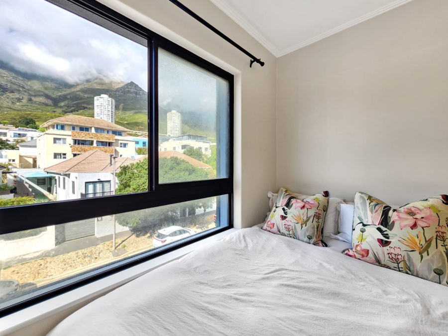 2 Bedroom Property for Sale in Vredehoek Western Cape